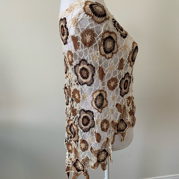 Women Top - Picture 2 of 5